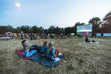 Letní kino Plzeňského kraje přiveze lidem komedii Někdo to rád v Plzni Letní kino Plzeňského kraje přiveze lidem komedii Někdo to rád v Plzni